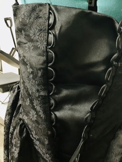 Alterations by Denise logo