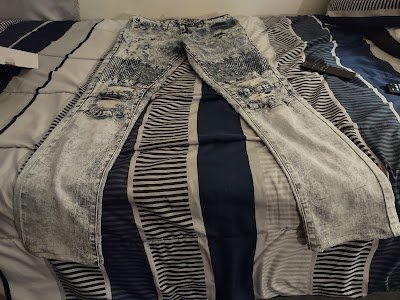 Alterations By Elizabeth logo