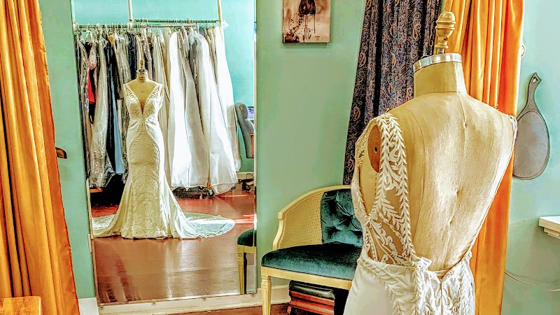 Alva Graciano Tailors - clothing alterations in Chicago, IL