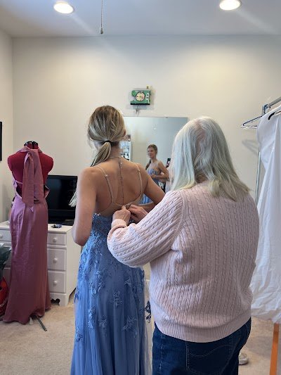 Debbie Cortese Bridal Alterations logo