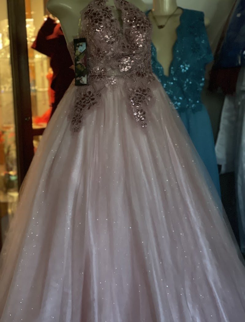 Maciel creation shop - clothing alterations in Bakersfield, CA