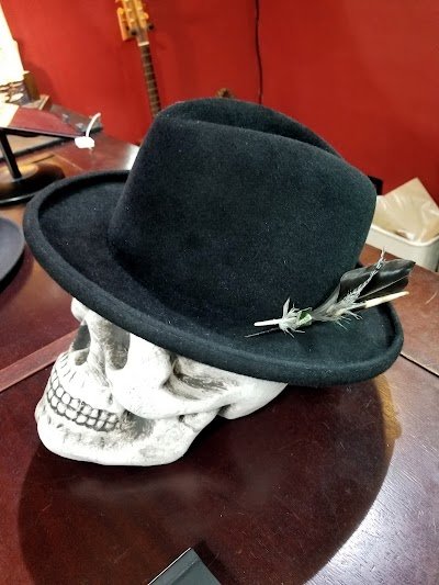 McLaughlin & Hayes Hat Co. logo