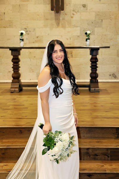 Mihaela's Bridal Tailoring logo