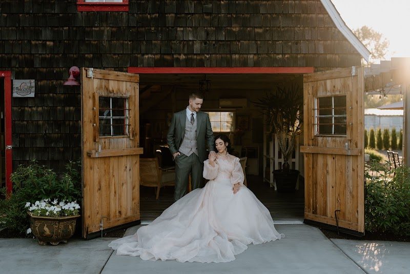 Sew Generously Bespoke - clothing alterations in Seattle, WA