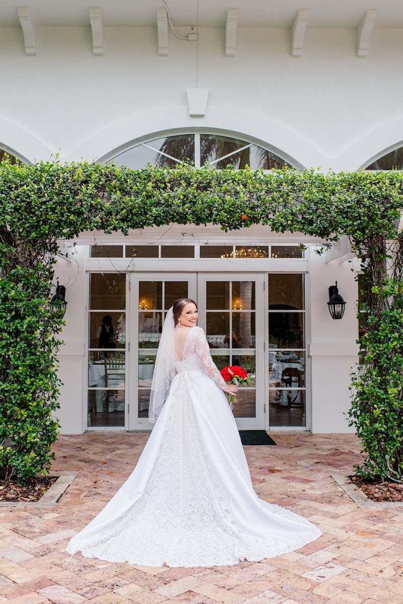 Specialized Alterations By María Luz Rivas - clothing alterations in Miami, FL