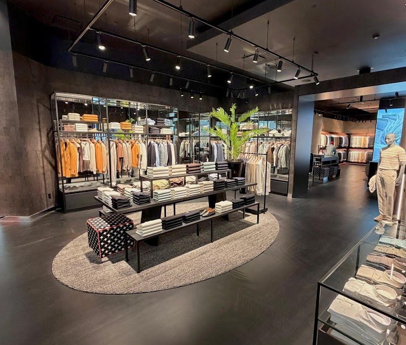 Suitsupply The Forum Shops - clothing alterations in Las Vegas, NV