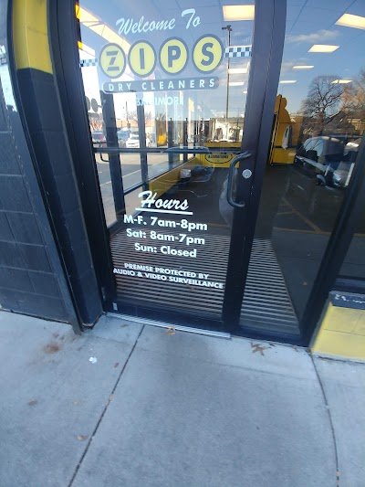 ZIPS Cleaners logo